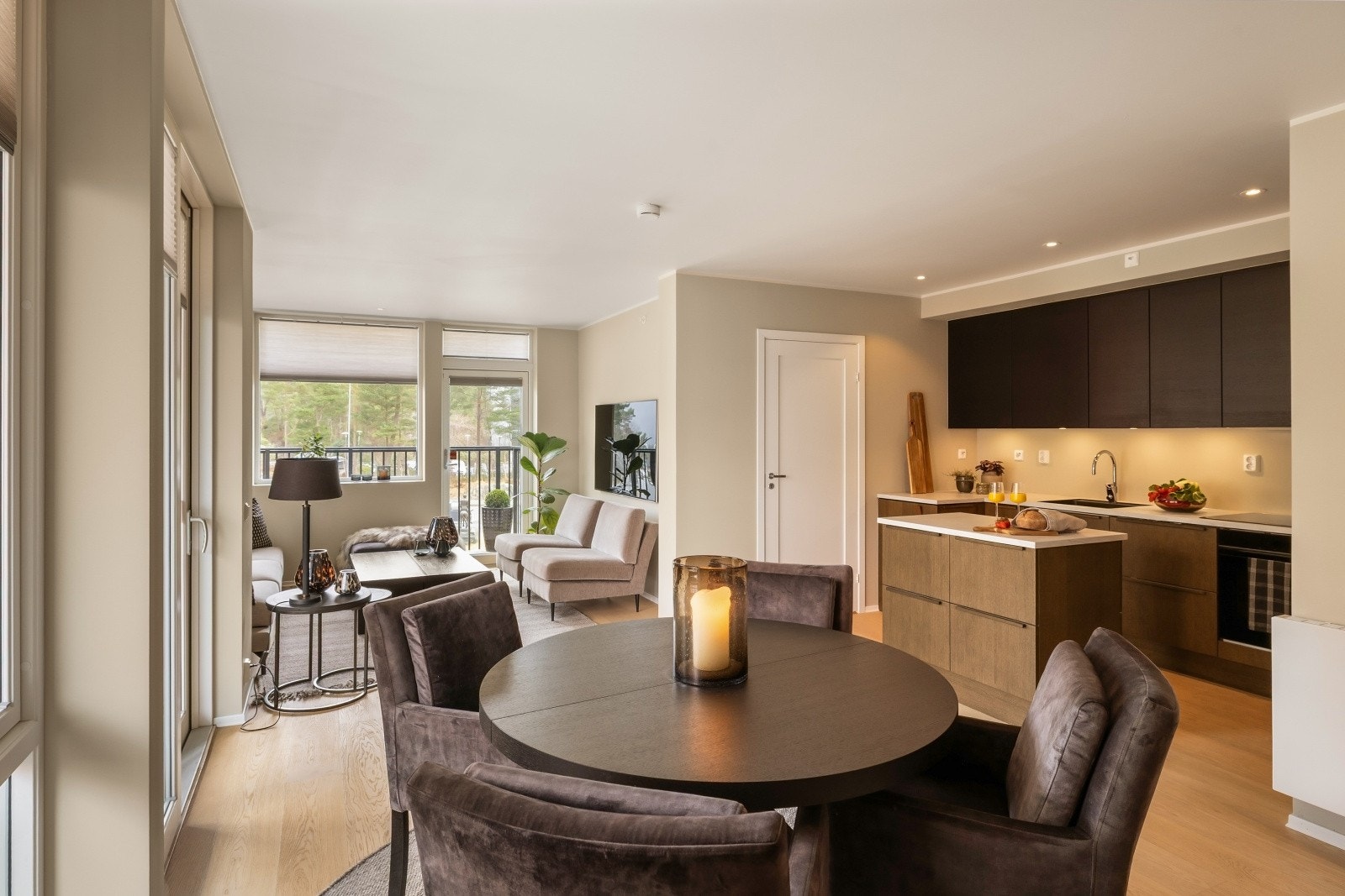 Leiligheten holder en gjennomgående høy standard, med en gjennomført stil og eksklusive kvaliteter Galleribilde