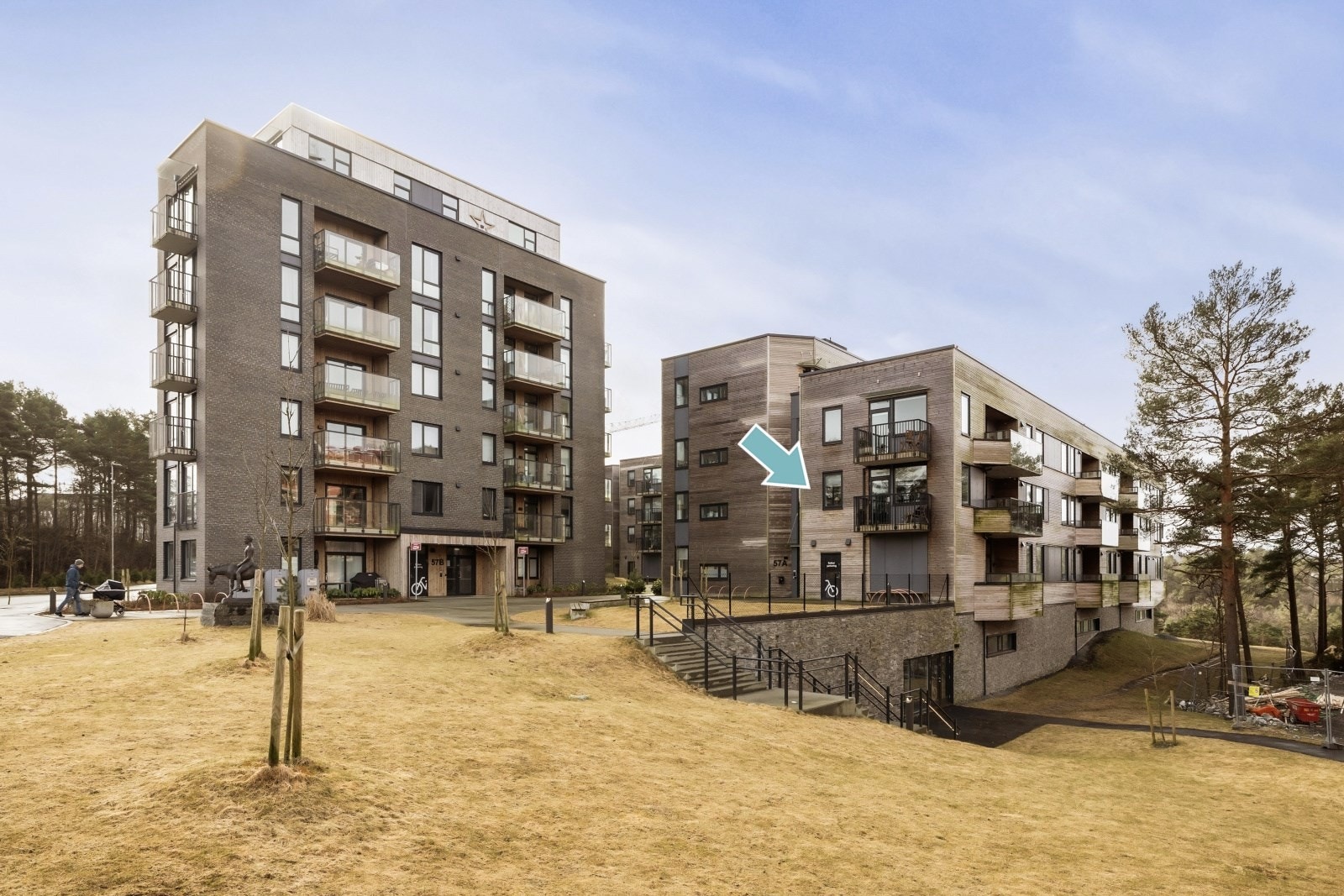 Fin hjørnebeliggenhet i byggets 2.etasje Galleribilde