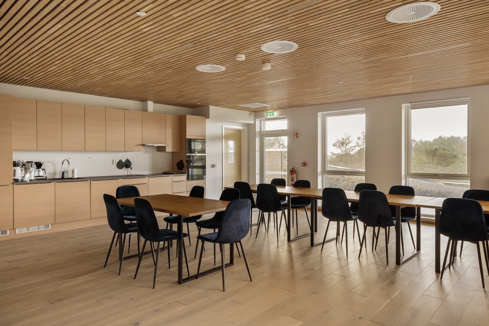 Sameiet har 2 felleslokaler som kan leies av beboerne - Svært praktisk til konfirmanten eller andre sosiale arrangement! Galleribilde