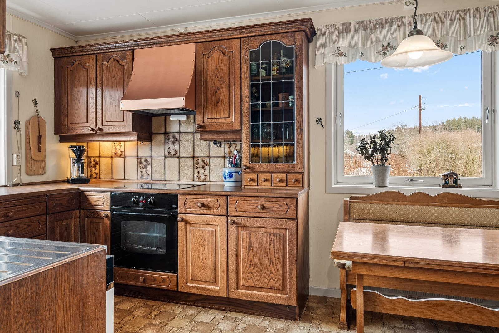 Plass til spisegruppe på kjøkkenet. Galleribilde