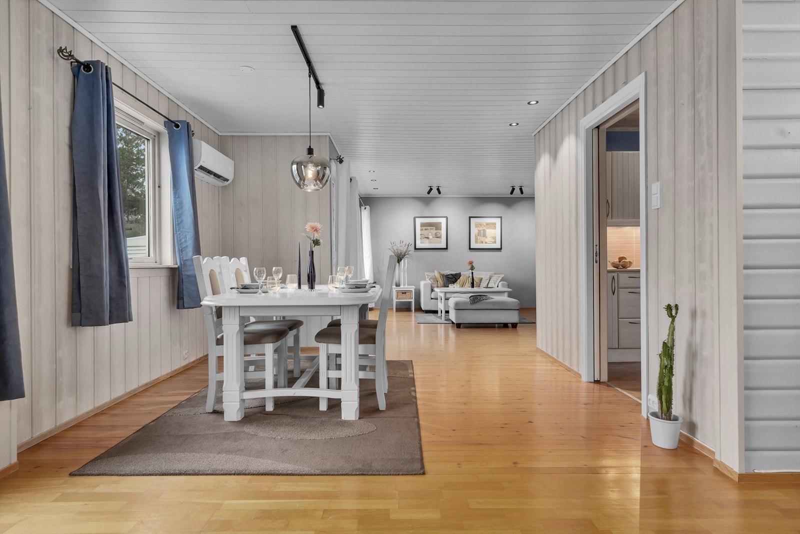 Varmepumpe installert i 2021 som sikrer god oppvarming. Galleribilde