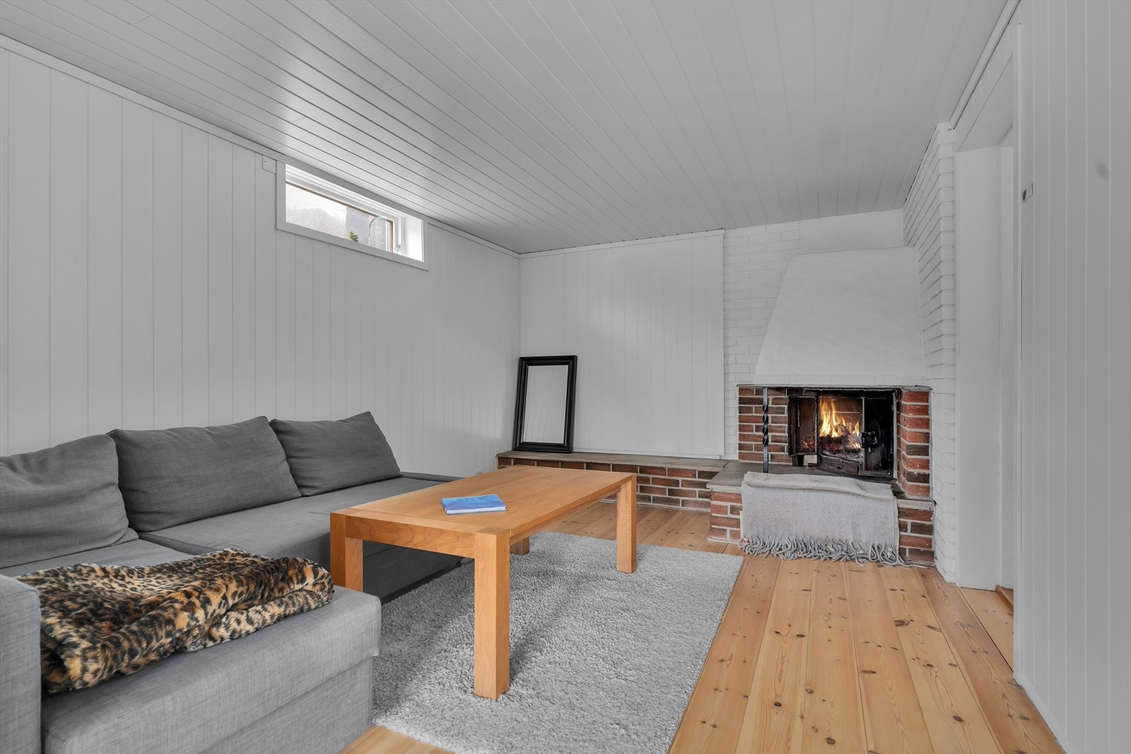 Kjellerstue i underetasjen. Galleribilde