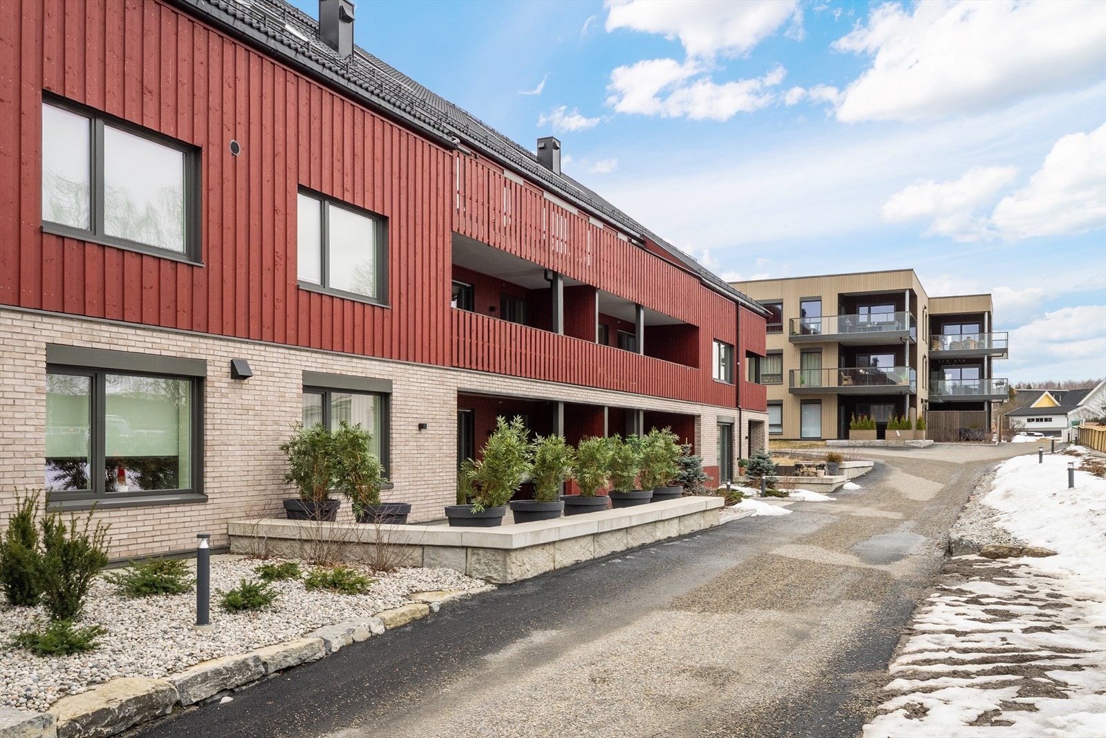 Her bor du i rolige omgivelser med gangavstand til det meste du trenger i hverdagen. Galleribilde