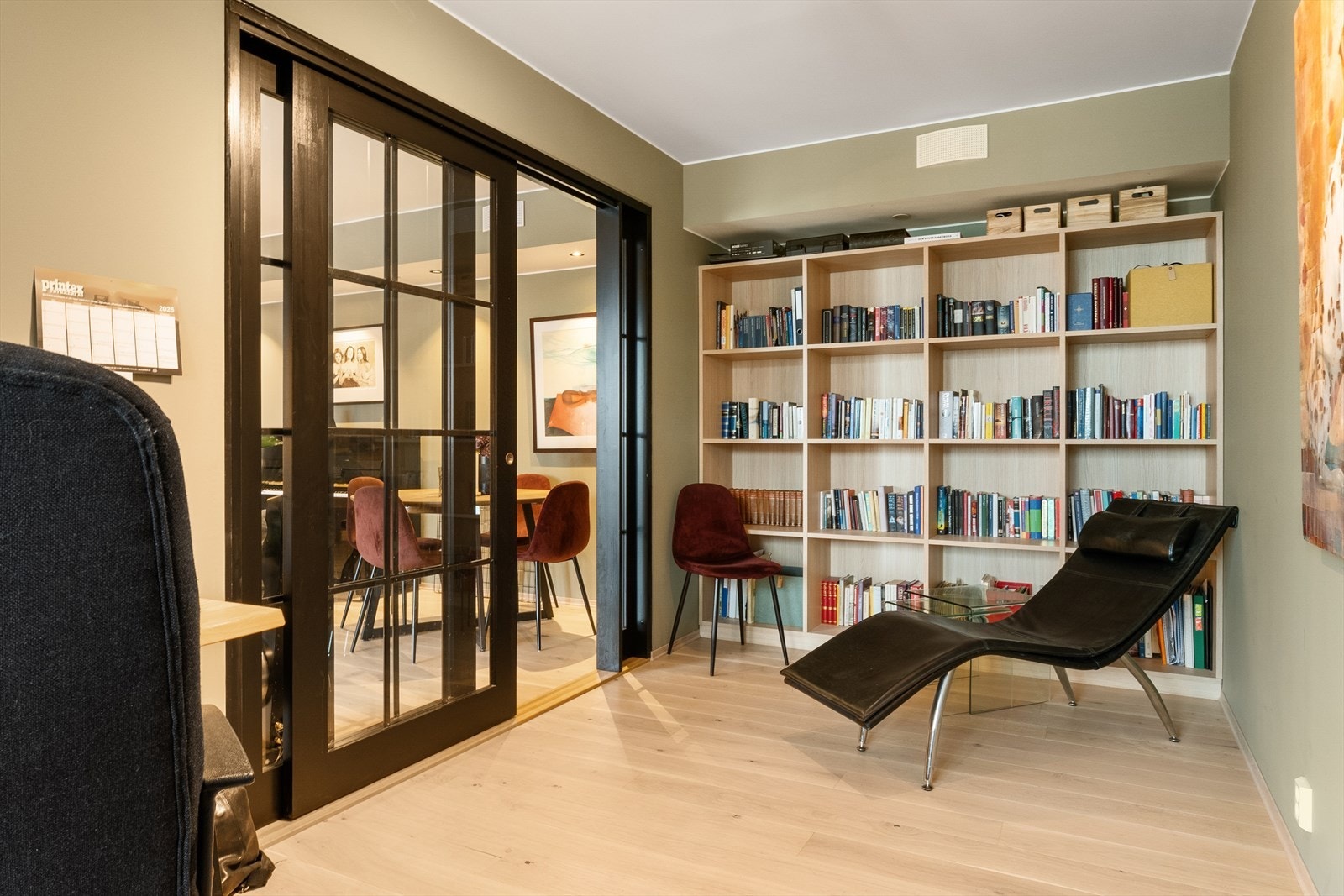 Dette soverommet er i dag innredet og brukt som kontor. Galleribilde