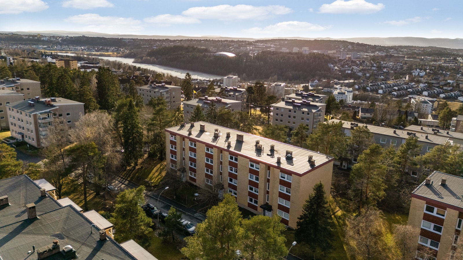 Fra leiligheten er det kort vei til det meste du trenger i hverdagen Galleribilde