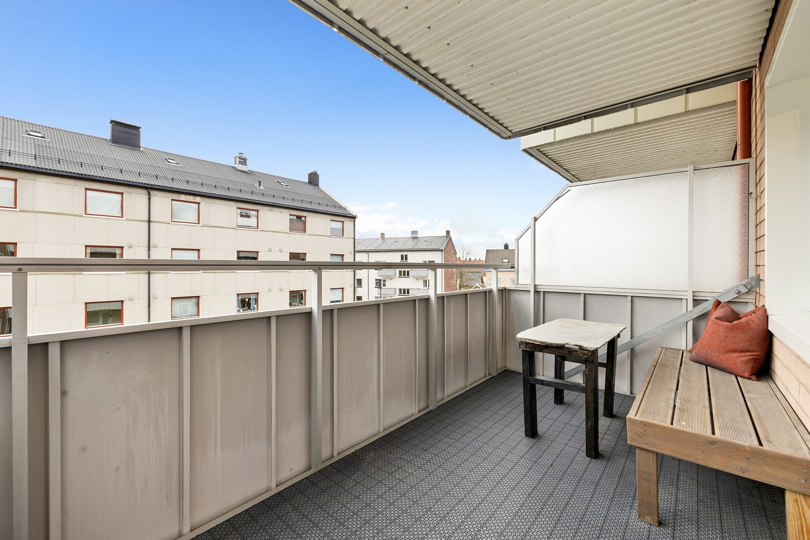 Balkongen er på 7kvm, med god plass til sittegruppe Galleribilde