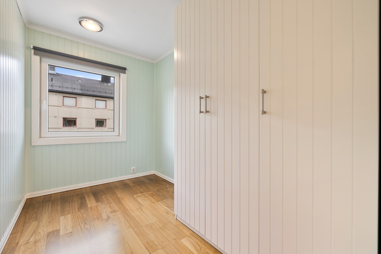 Andre soverom på 6,5 kvm med mye skapplass Galleribilde