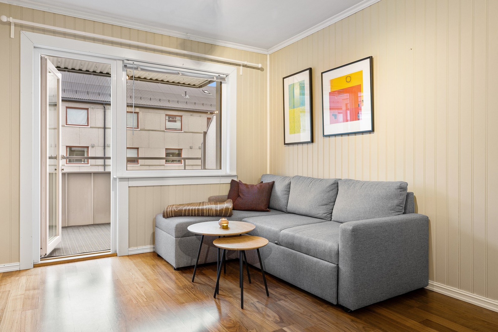 Fra stuen er det direkte utgang til balkong Galleribilde