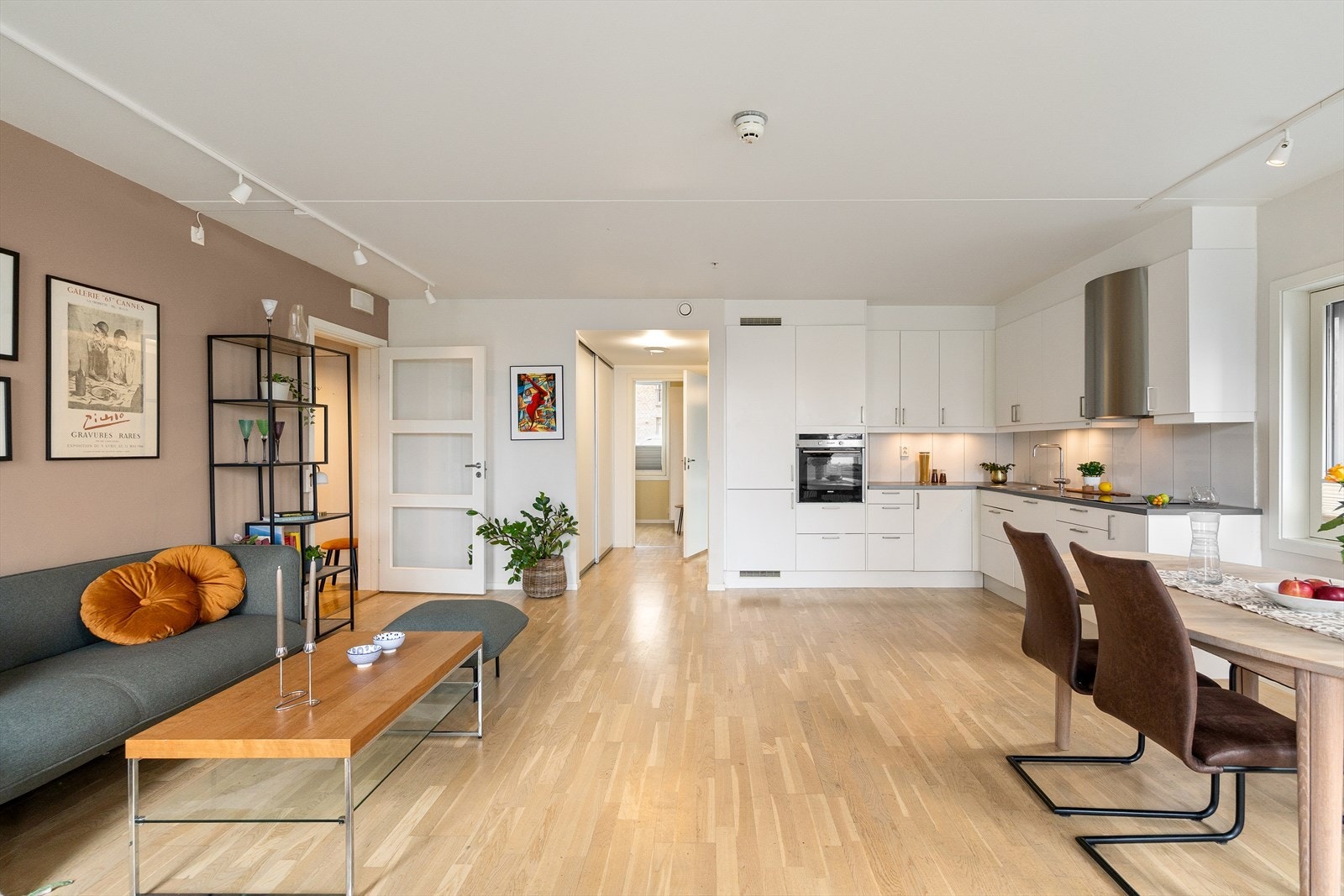 Leiligheten er utstyrt med balansert ventilasjon, som sikrer et jevnt og godt inneklima. Galleribilde