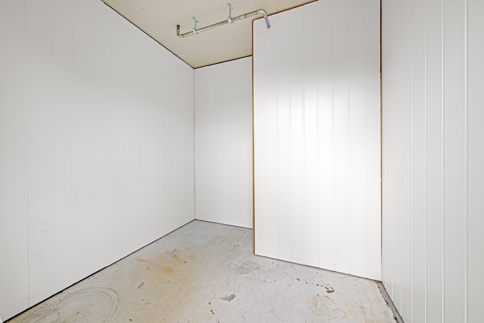 Ved inngangspartiet har man også en praktisk utvendig bod. Galleribilde