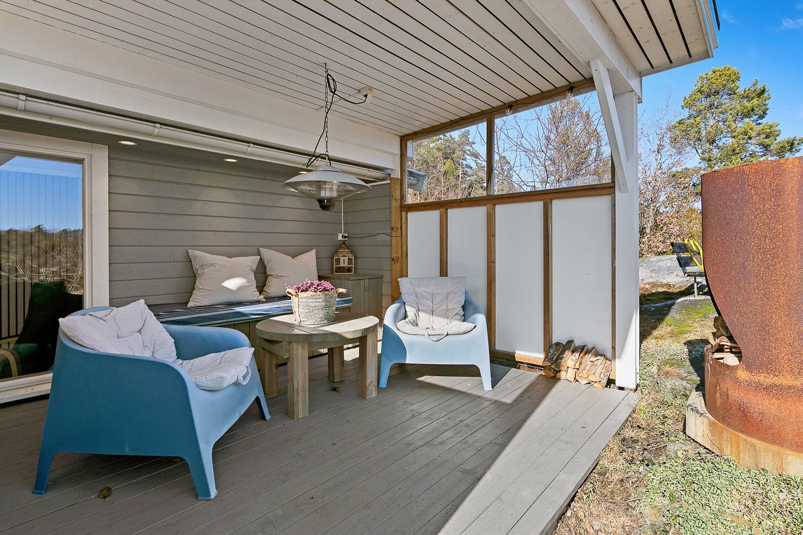 DET ER BARE Å nyte late dager. Galleribilde