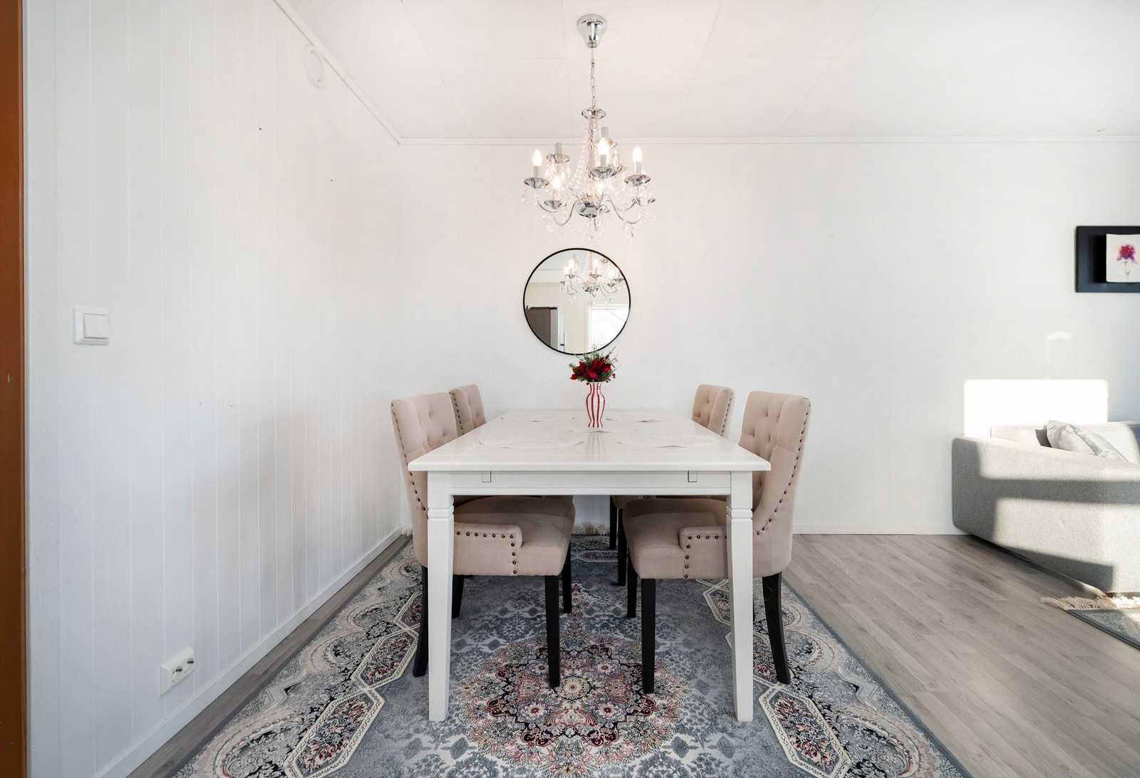 Naturlig sone for spisegruppe. Galleribilde