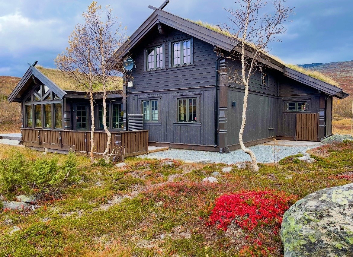 Selgers bilde - Hytten er fin på sommerstid også. Galleribilde