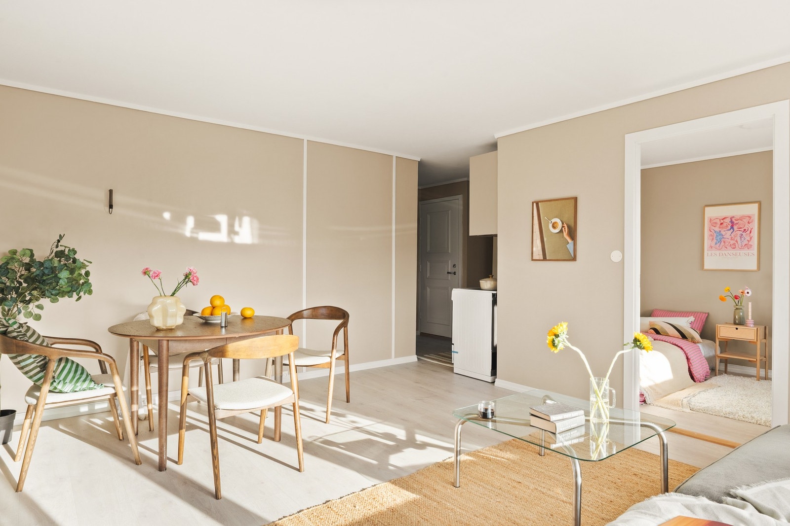 Det er pipeløp i bygget dersom man skulle ønske å installere ildsted. Galleribilde