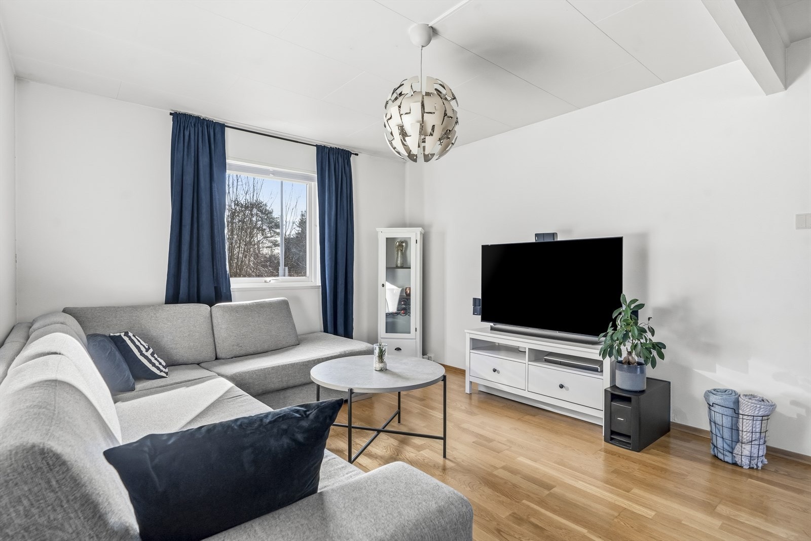 Her i sofakroken kan man nyte gullrekka fredag kveld! Galleribilde