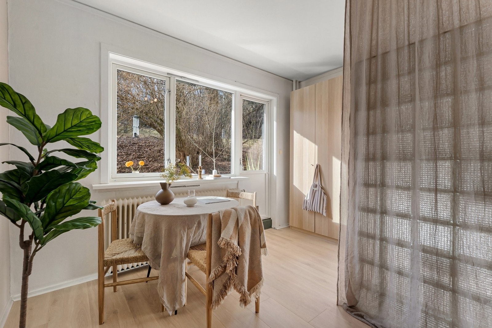 Synne Berg Farstad v/ Privatmegleren Aksept har gleden av å ønske velkommen til Stensgata 12! Foto: Zovenfra AS Galleribilde