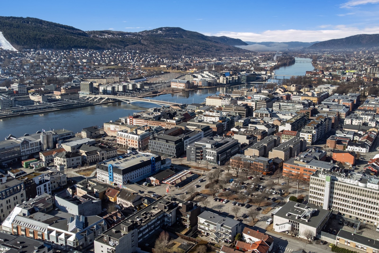 Kun 10 minutters gange til Drammen stasjon. Galleribilde