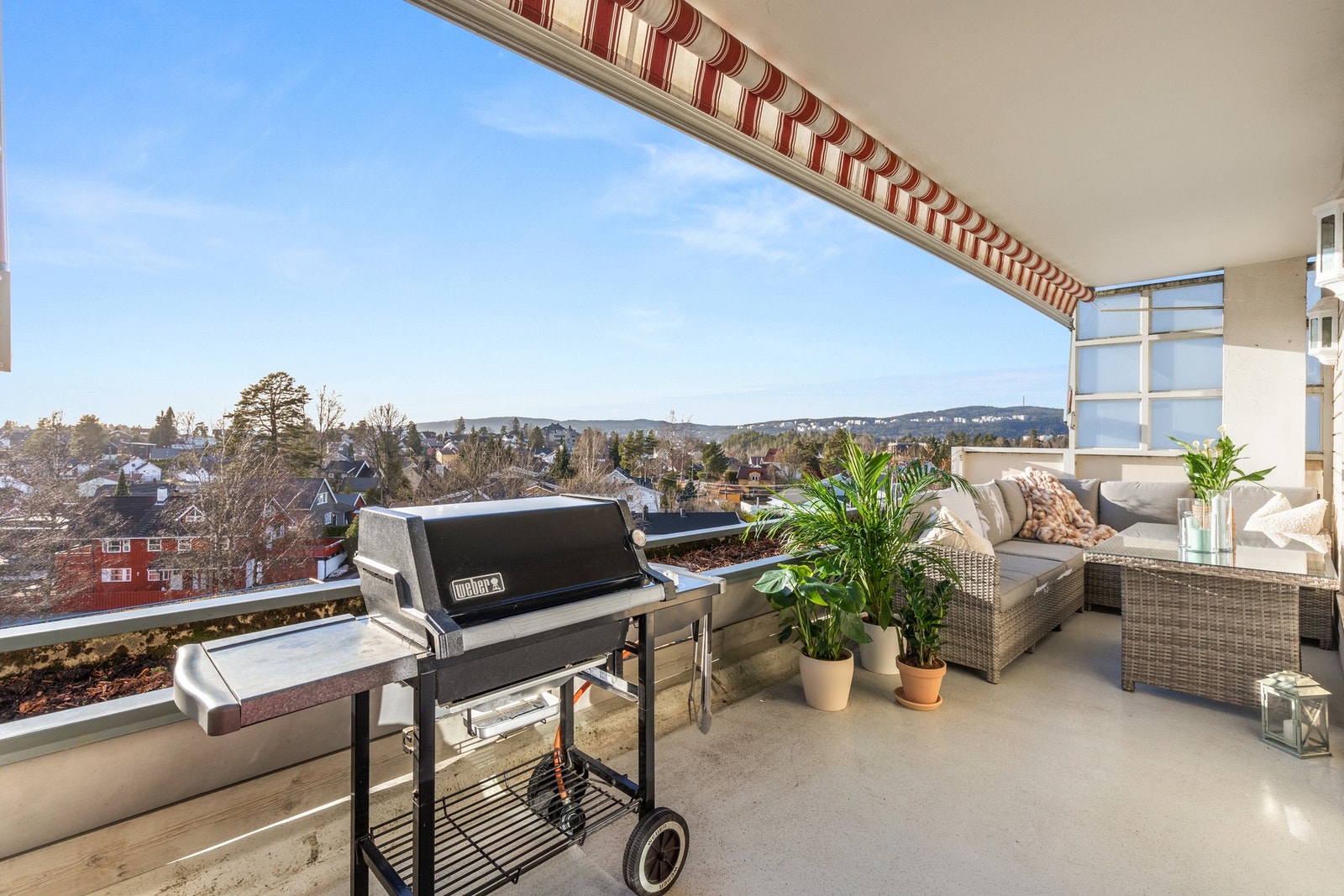 I terrasseblokkene er det tillatt med elektrisk og gass grill. Galleribilde