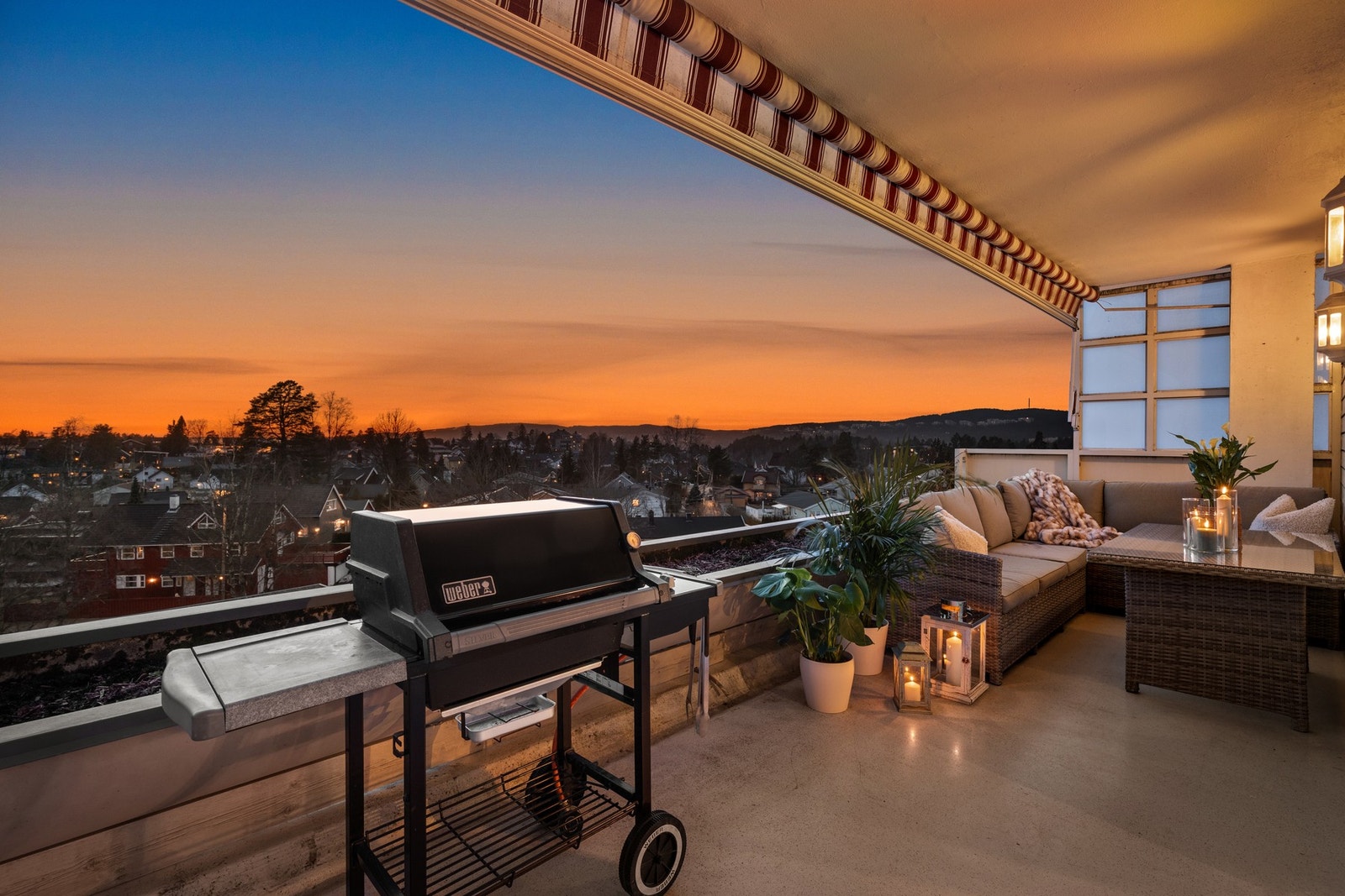 Leiligheten er en del av Starveien borettslag med sentral beliggenhet på Høybråten. Galleribilde