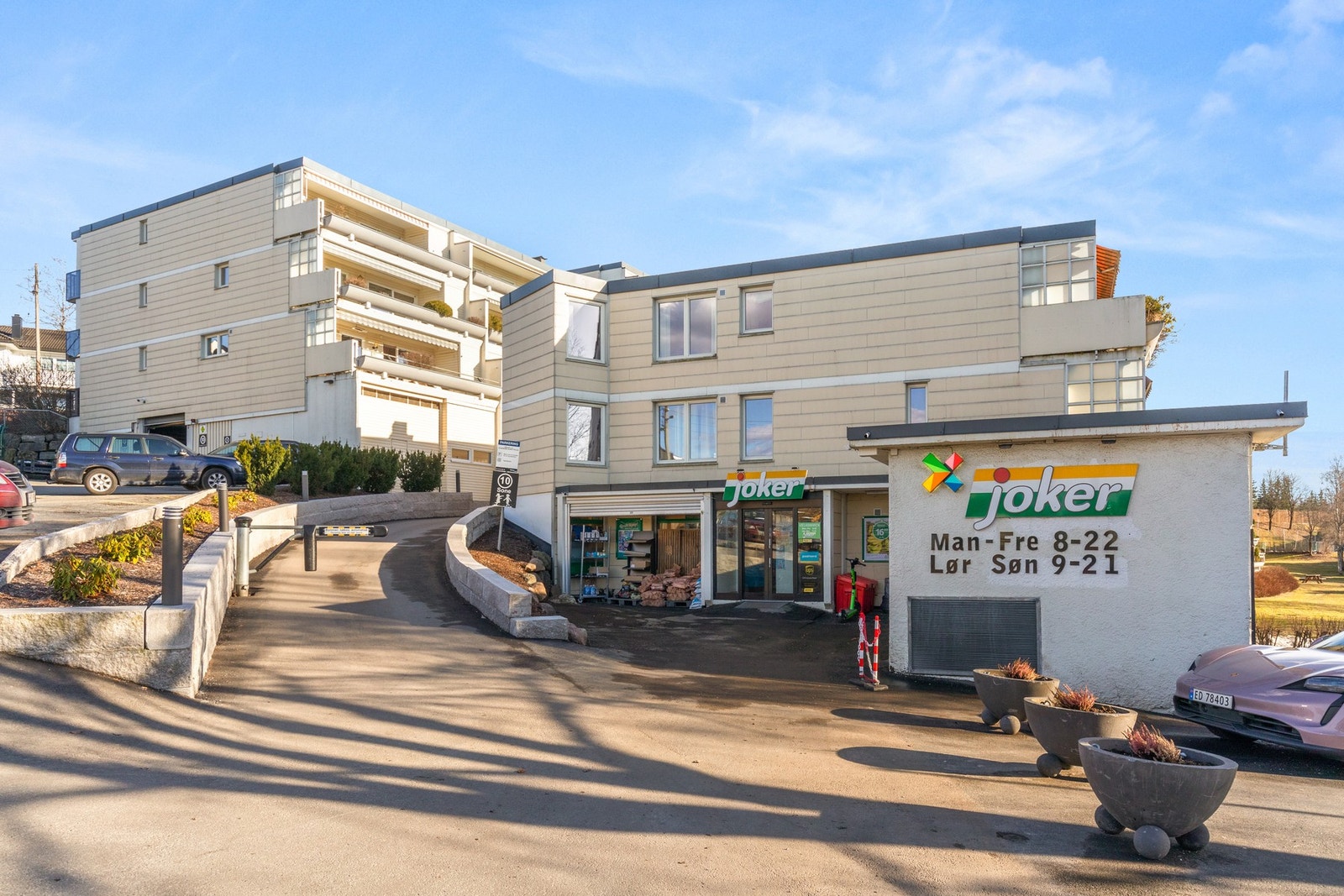 Umiddelbar nærhet til søndagsåpen Joker. Galleribilde