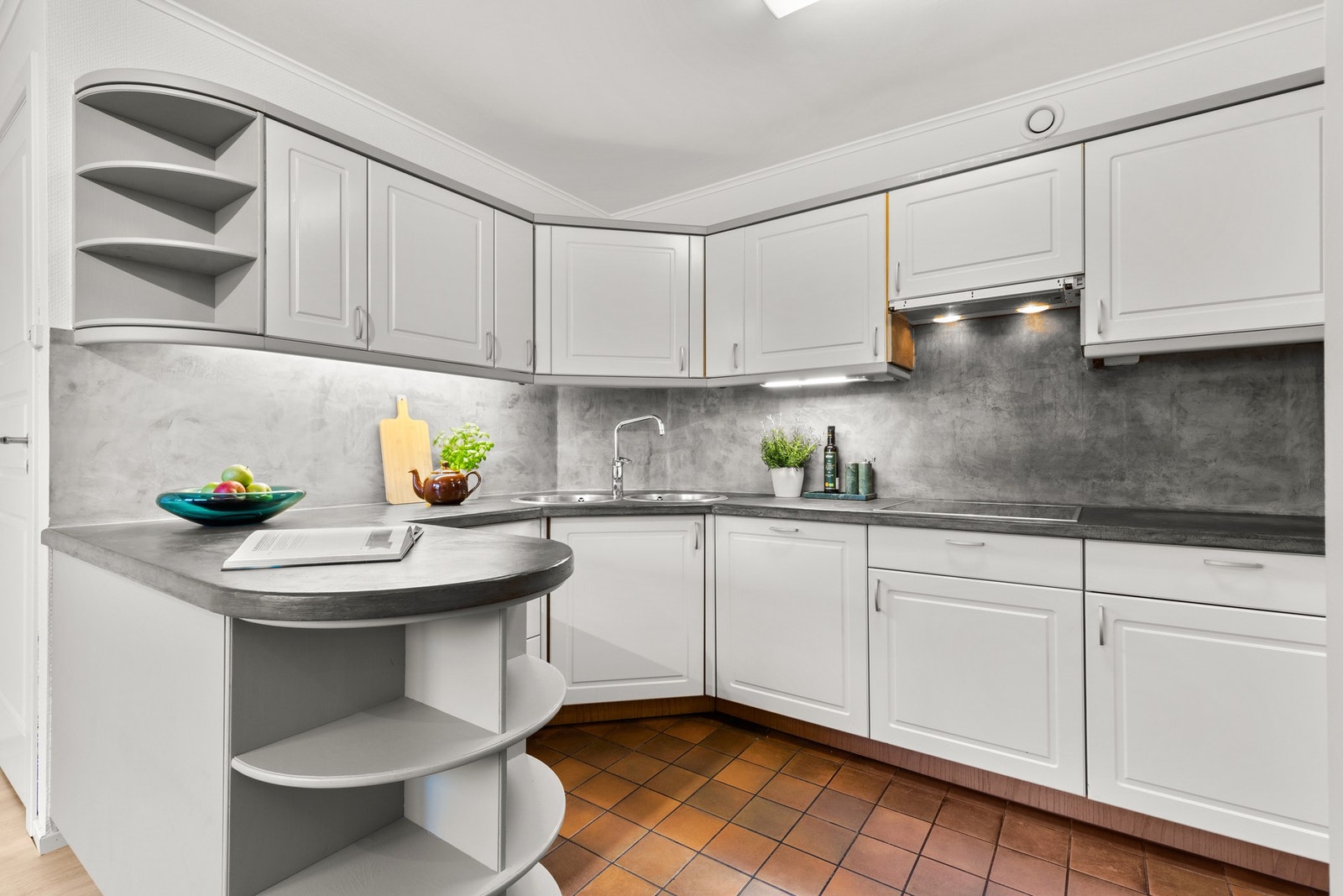 Det er også utgang til en østvendt balkong hvor man kan nyte dagens første måltid eller en kaffekopp på sommerstid. Galleribilde