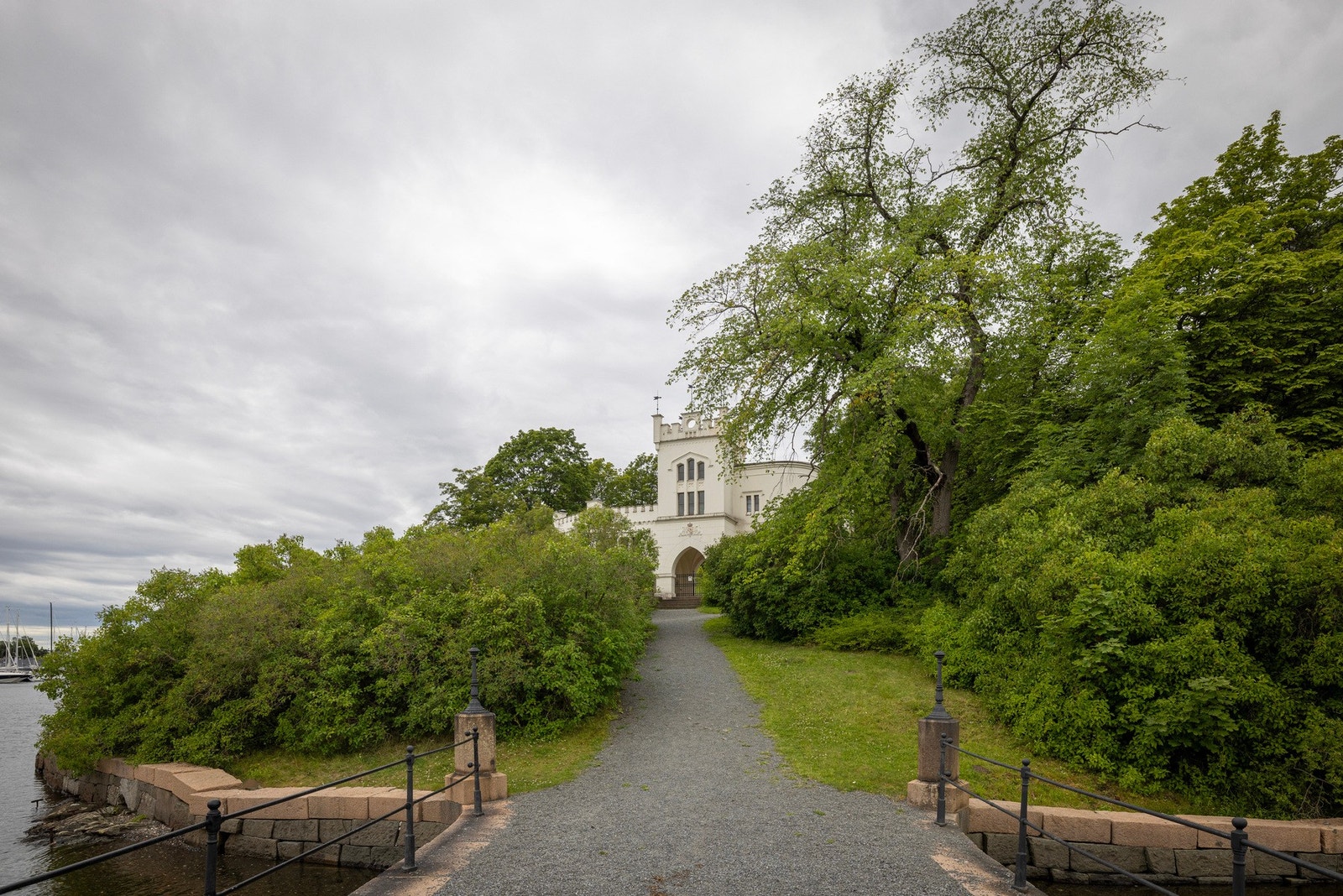 Ikoniske Oscarshall og den vakre parken er sommeråpent for publikum - med en hyggelig kafé. Galleribilde