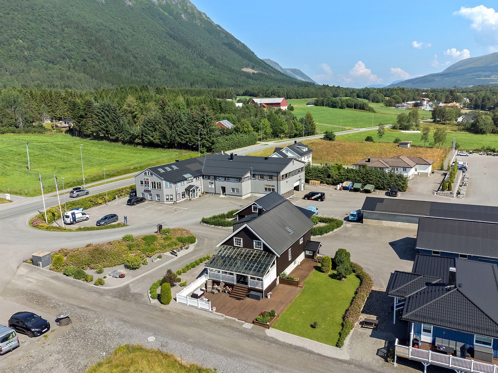 Pent opparbeidet uteområde. Galleribilde