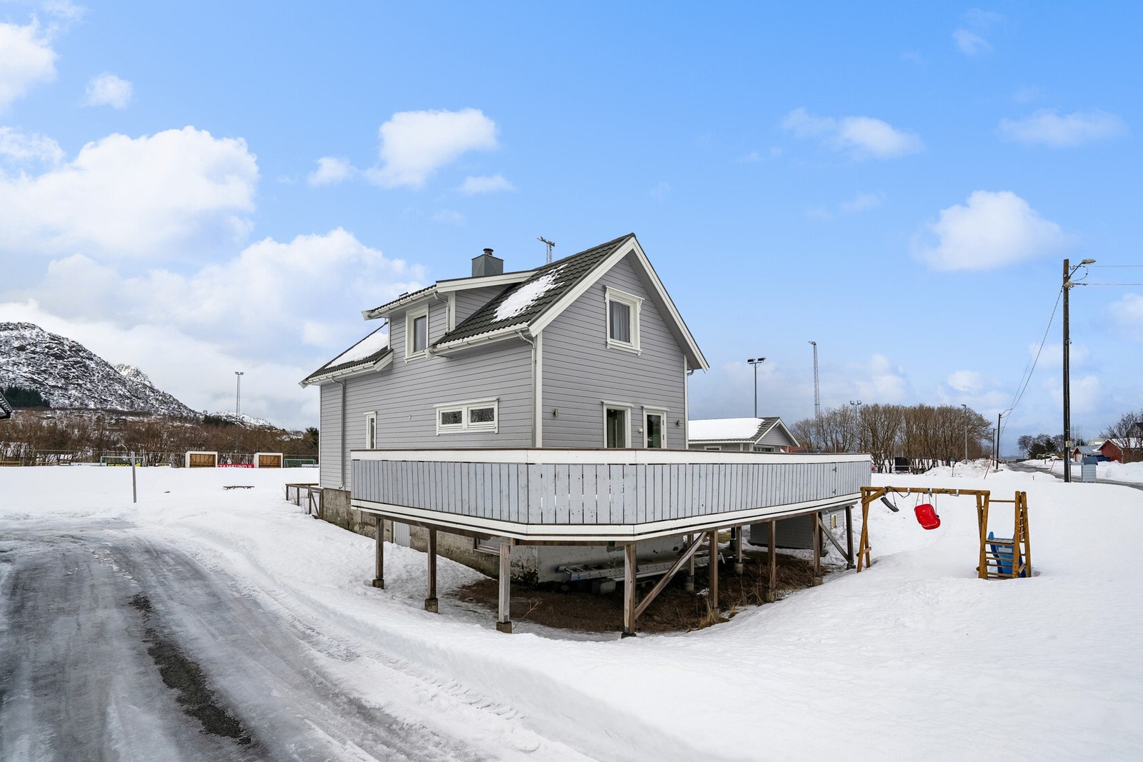 God boltreplass for hele familien på tomta. Galleribilde