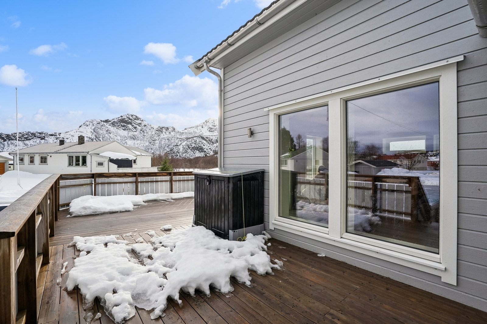 Terrasse. Galleribilde
