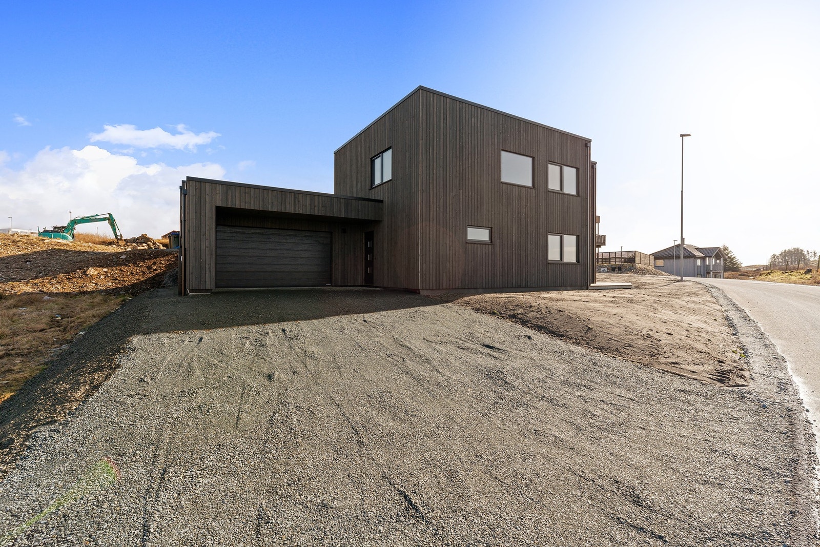 Vigrestad har gode skole- og barnehagetilbud gjennom henholdsvis Stokkalandsmarka barnehage, Vigrestad Skule og Vigrestad storskule. Galleribilde