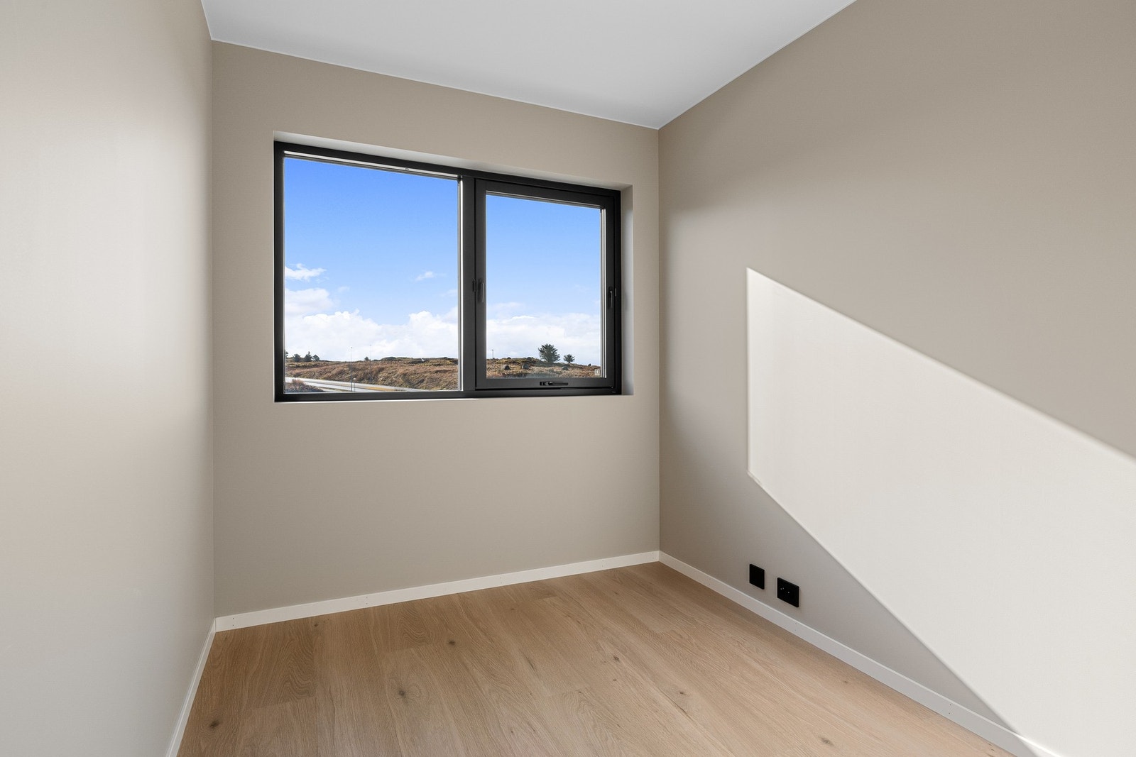 Med nøytrale overflater, er alle rommene lette å møblere og tilpasse etter egne ønsker. Galleribilde