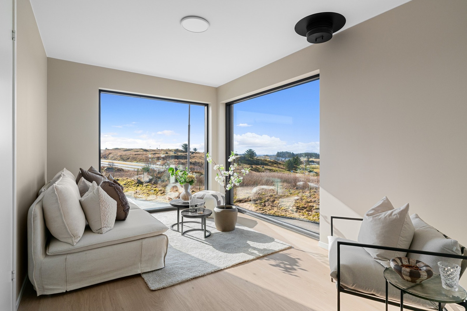 I boligens 2. etasje finner du boligens andre stue som egner seg godt som en ekstra oppholdsplass eller TV-stue. Galleribilde