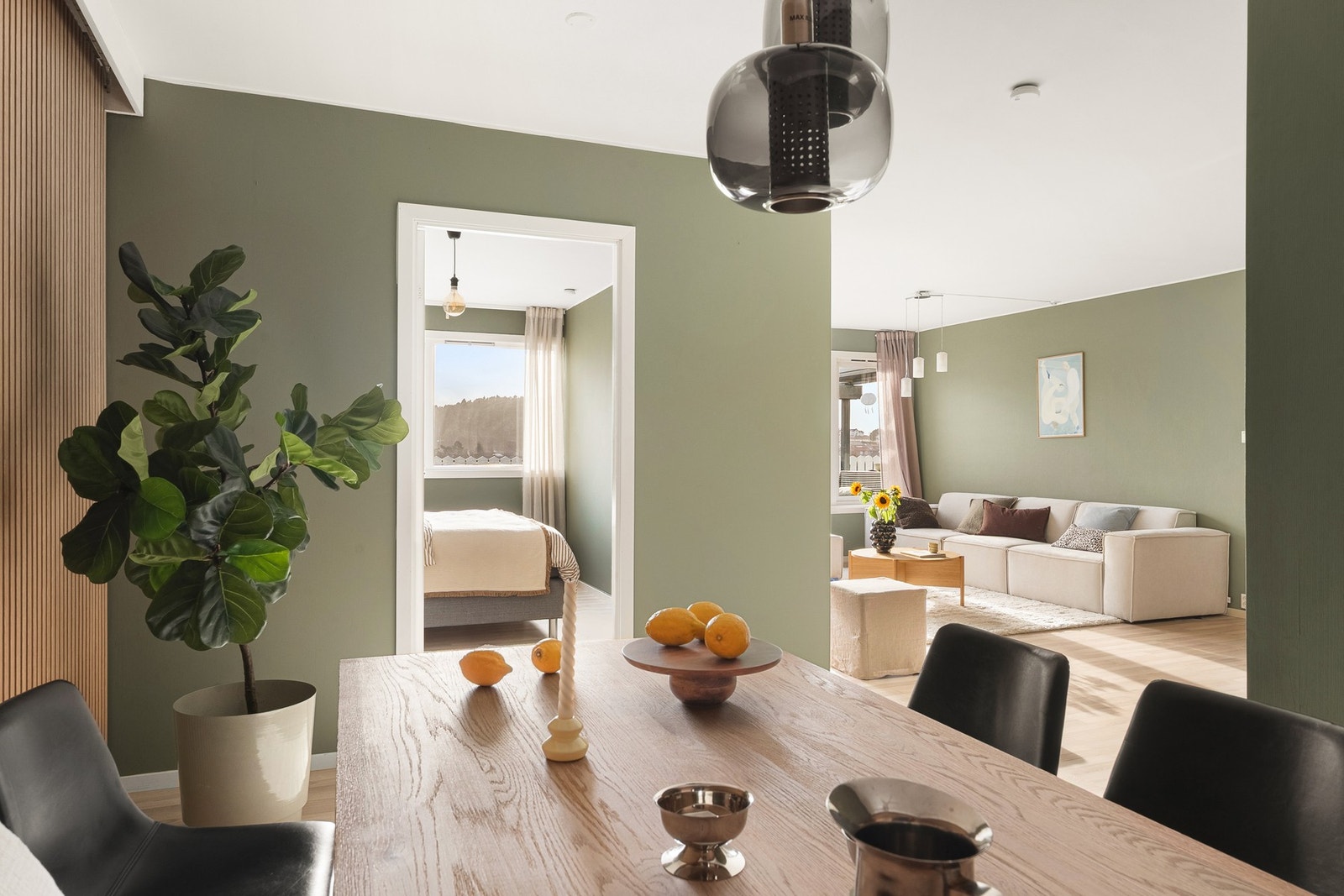 Inngang til hovedsoverom fra spisestuen Galleribilde