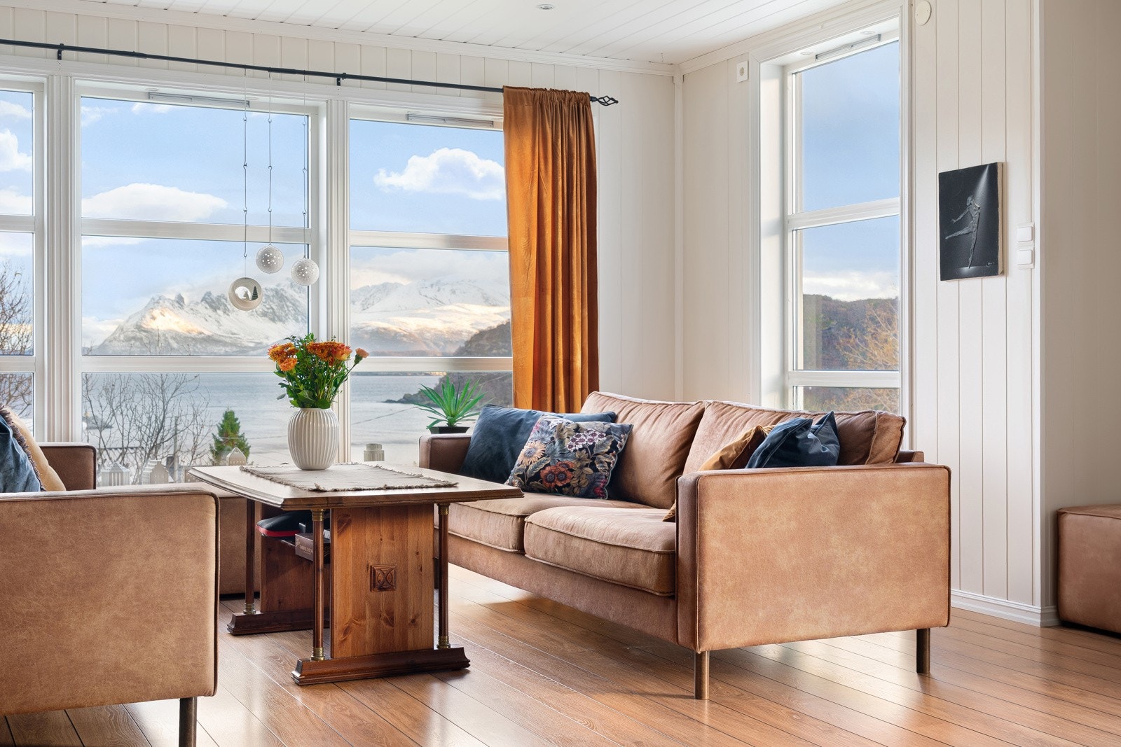 Fra stuen nyter du en sjelden god utsikt! Galleribilde