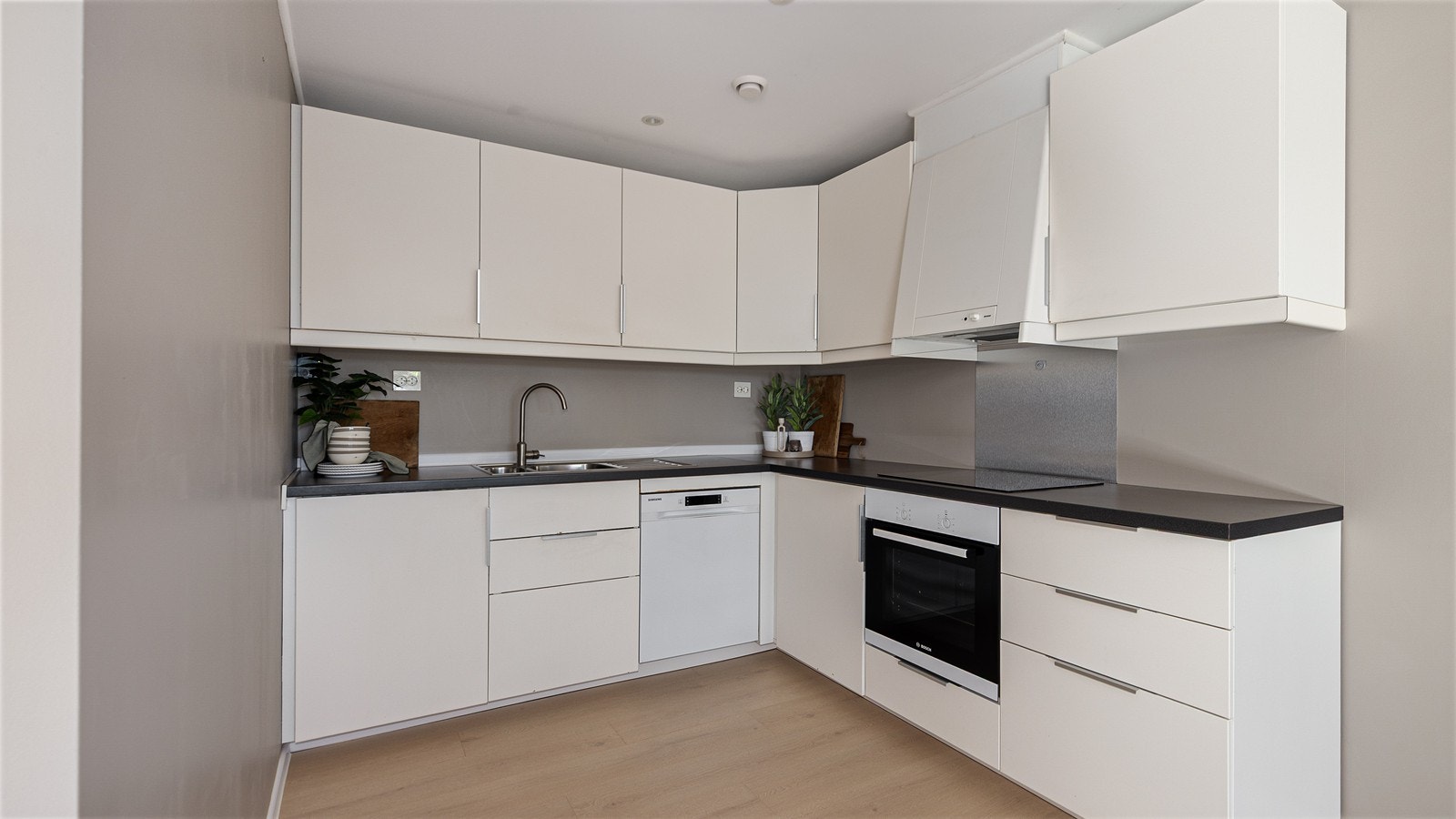 Kjøkken i utleiedel Galleribilde