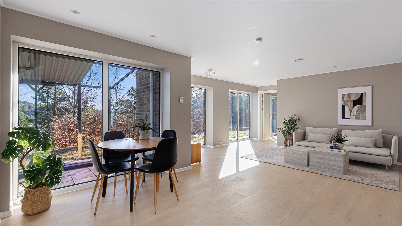 Utleiedelen har stor stue og god planløsning Galleribilde