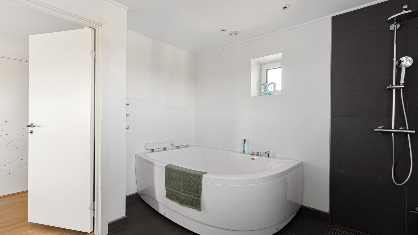 Bad i 2.etg. Galleribilde