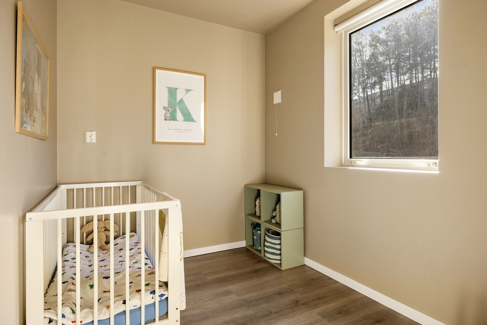 Leilighetens kontor på 5,8 m². Galleribilde