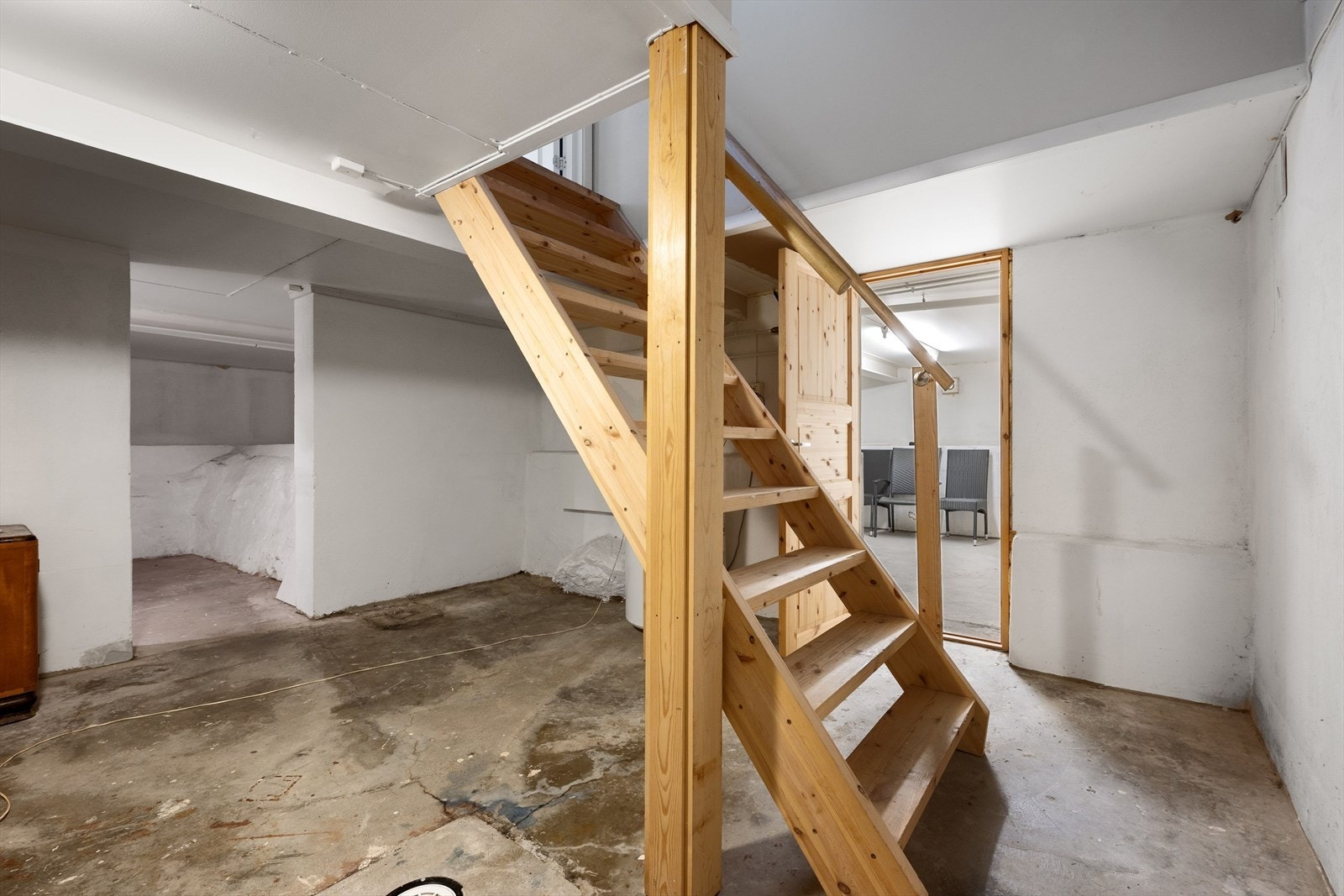 Kjeller med god oppbevaringsplass. Galleribilde