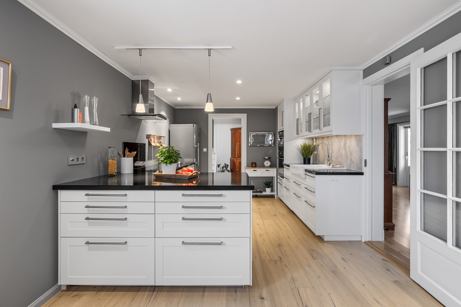 Her vil kokken i huset trives Galleribilde