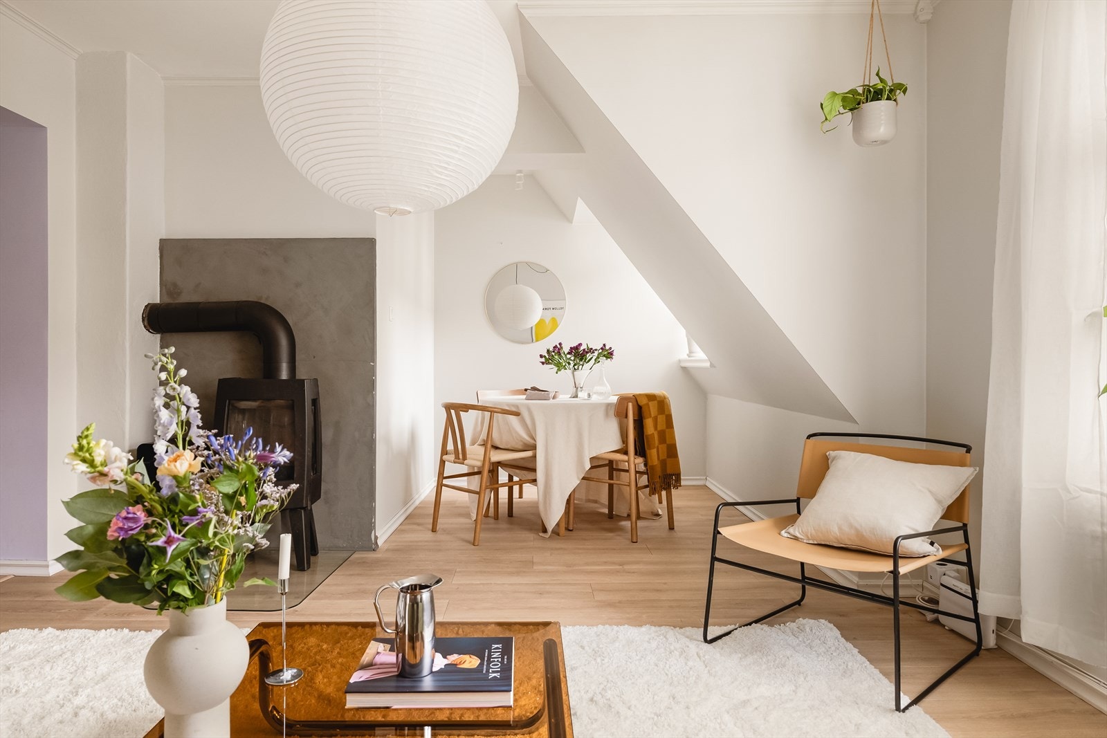 Peisen bidrar til et varmt og behagelig inneklima på kjølige dager. Galleribilde