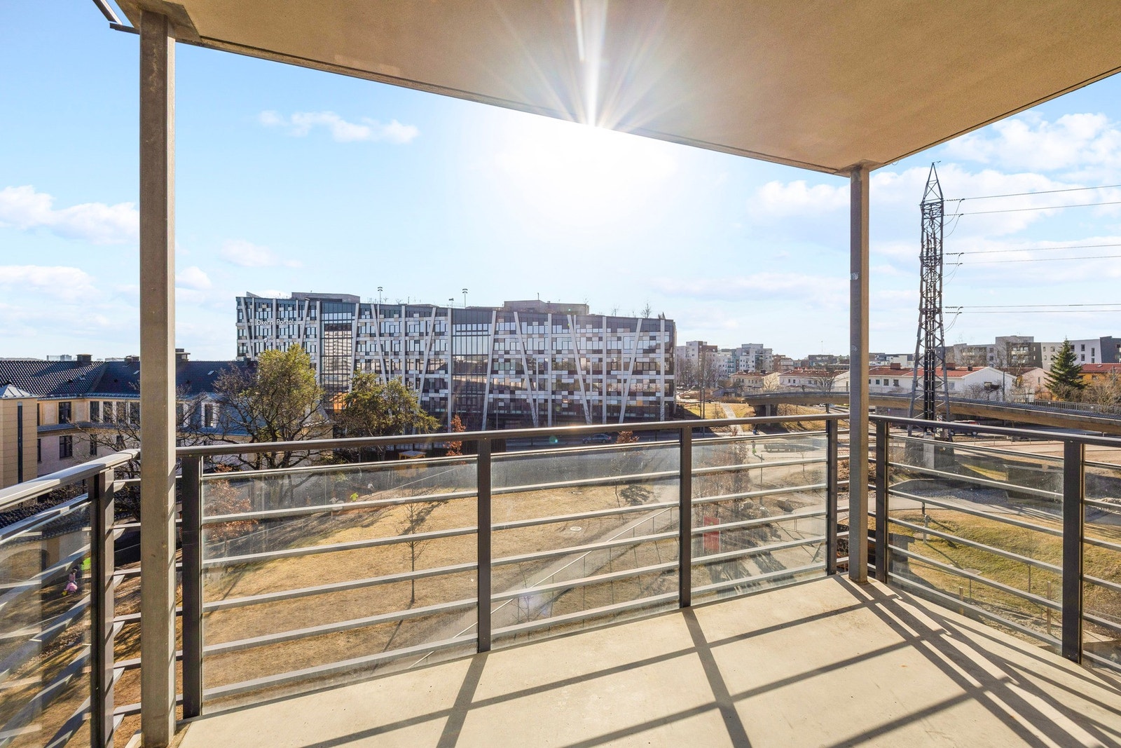 Stor og flott balkong med fine utsiktsforhold Galleribilde