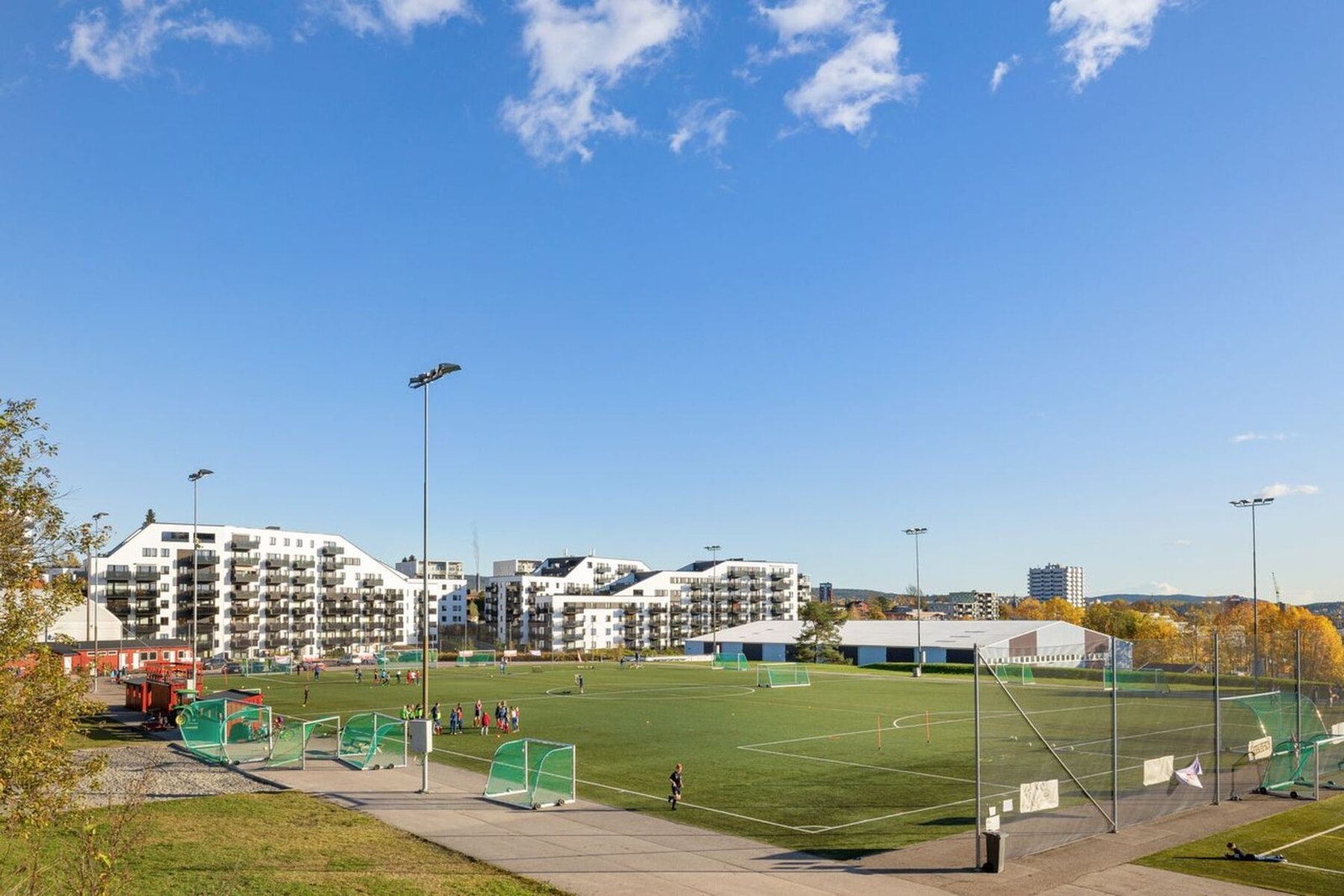 Kunstgressbane og tennisanlegg på Økern Galleribilde