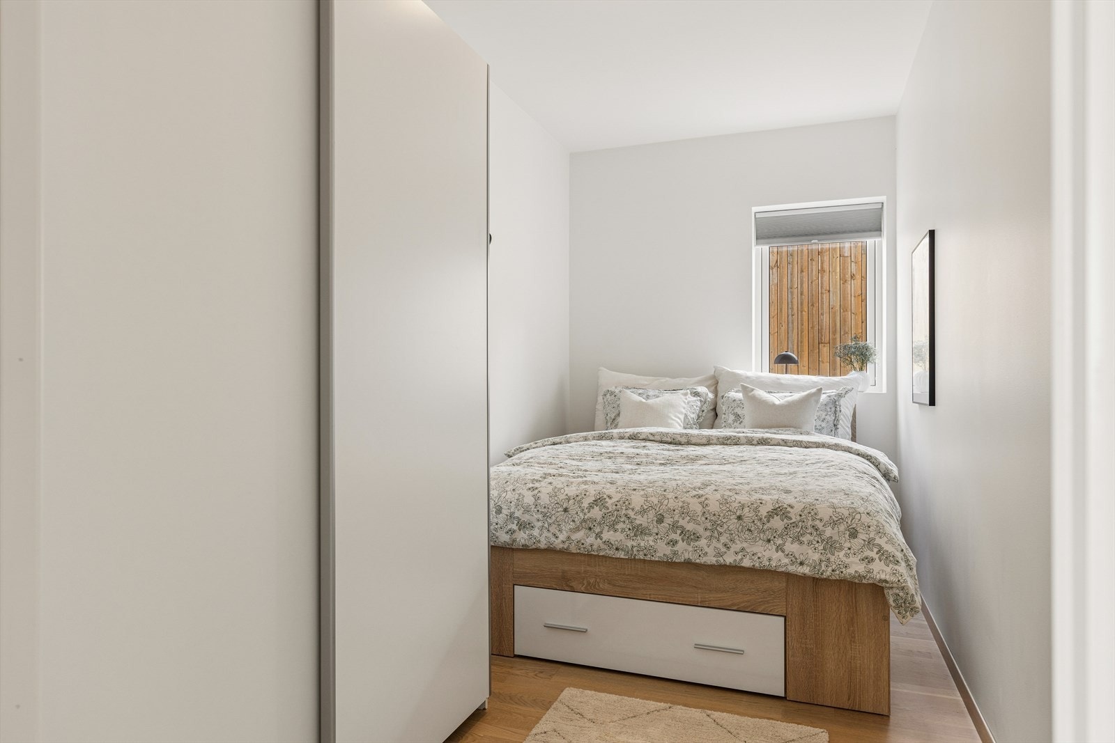 Soverom 2 passer utmerket som et barnerom, gjesterom, kontor eller hva en måtte ønske. Galleribilde