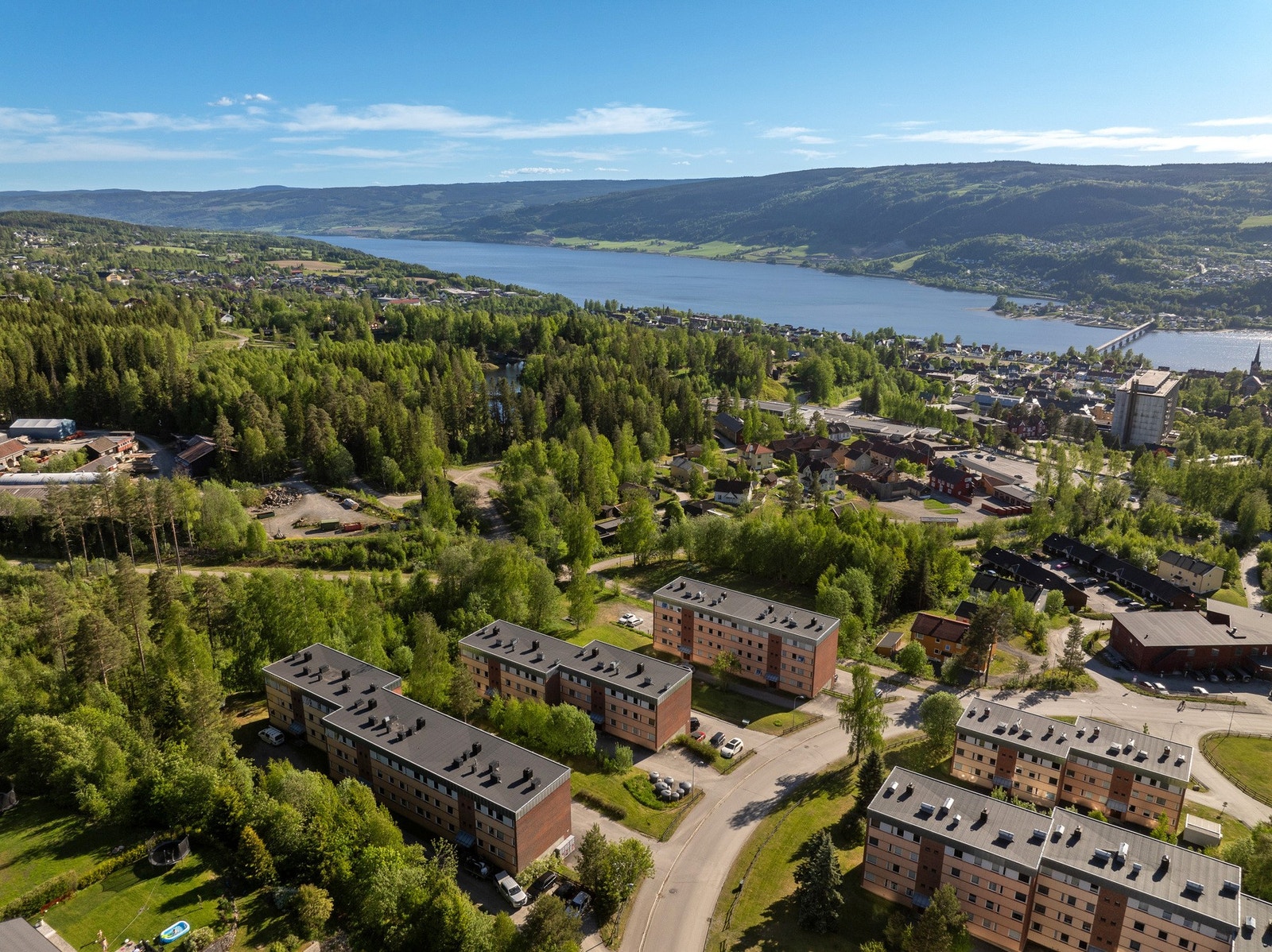 Det er fine turområder i umiddelbar nærhet ved eiendommen, som ligger rett ved marka. Galleribilde