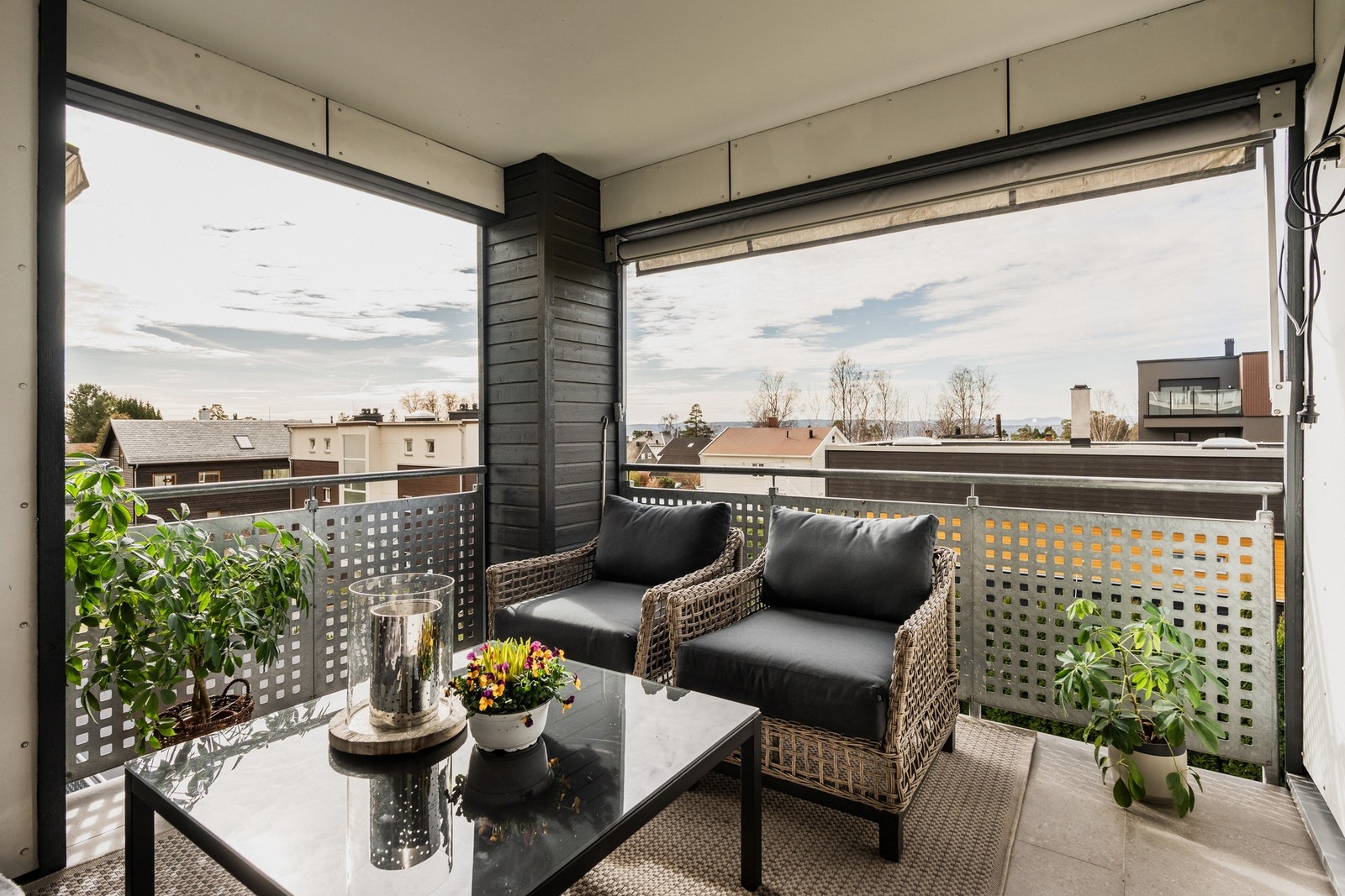 Vestvendt veranda på ca. 10 m². Galleribilde