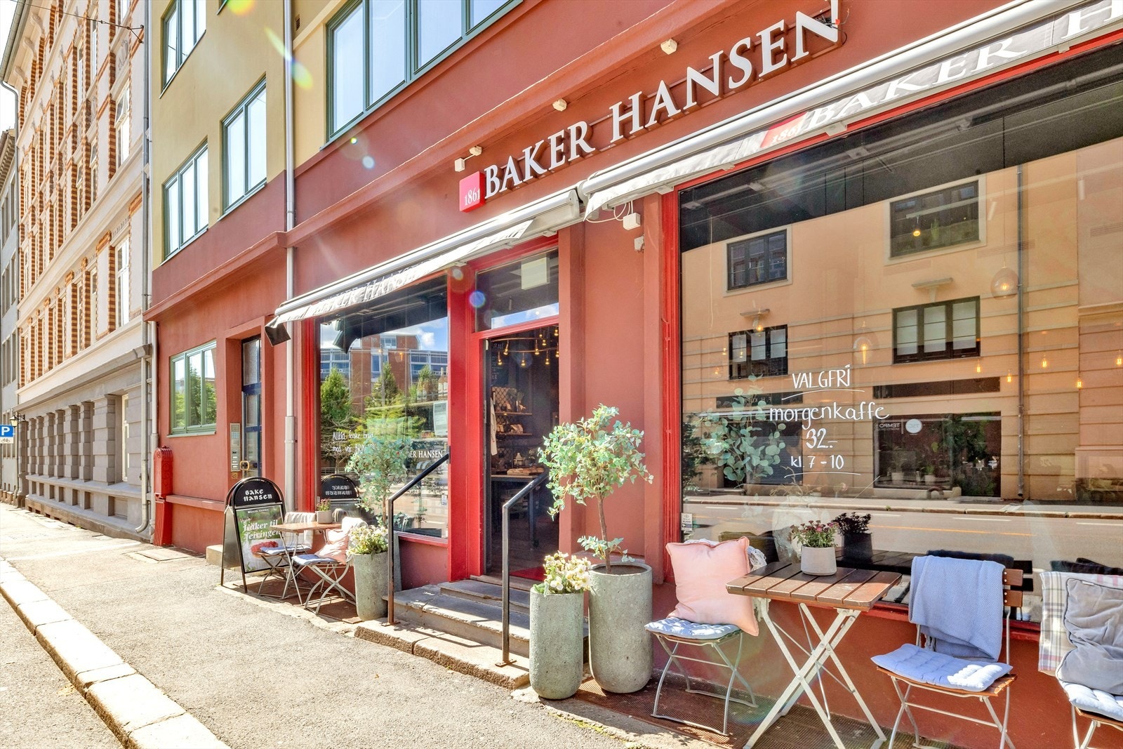 En av naboene er Baker Hansen. Galleribilde