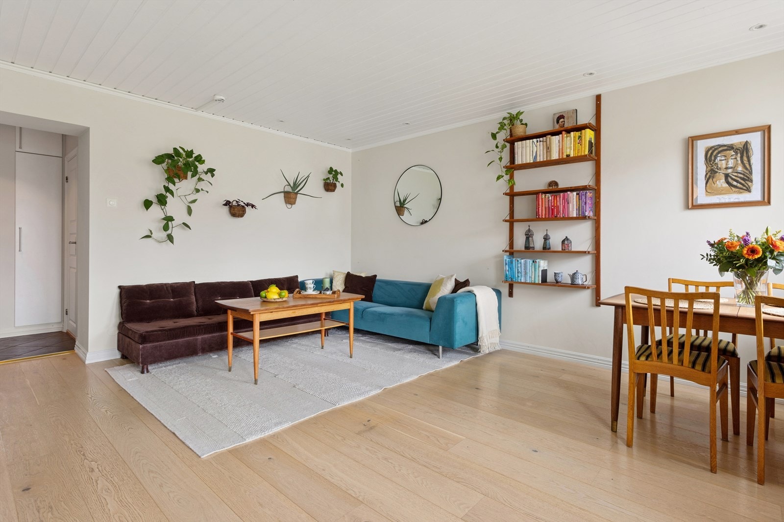 Stuens utforming gir rom for flere møbleringsmuligheter Galleribilde