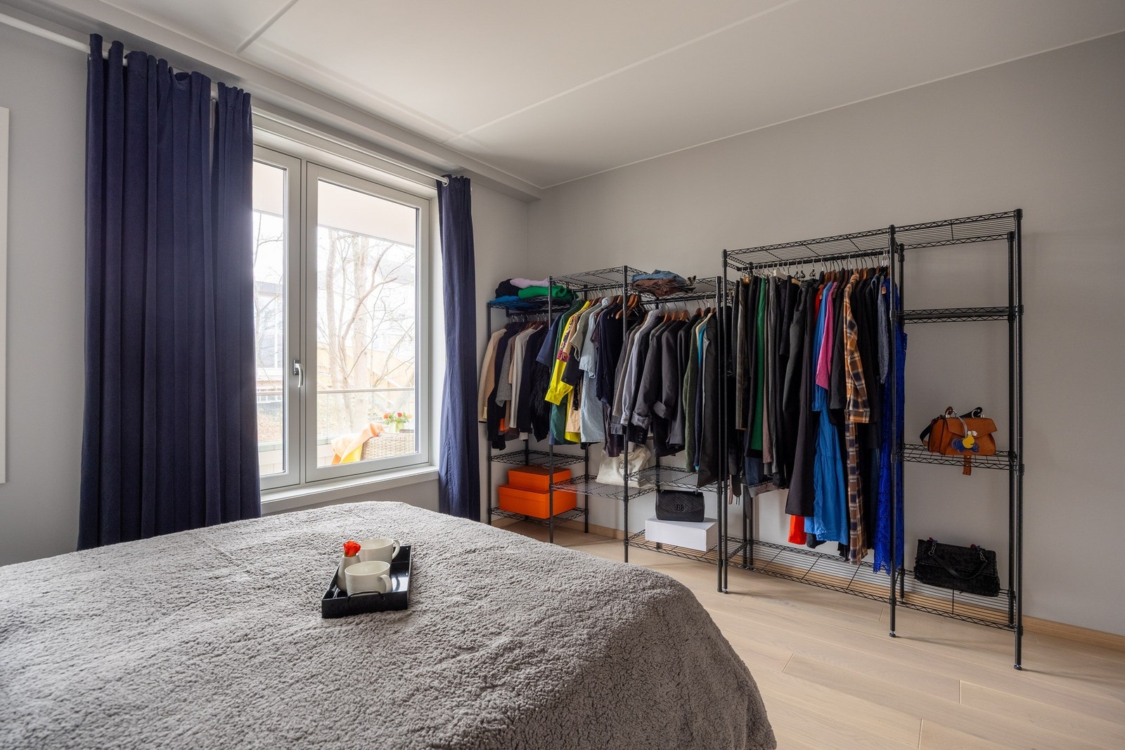 Plass for oppbevaringsmøbler eller kontorløsning. Galleribilde