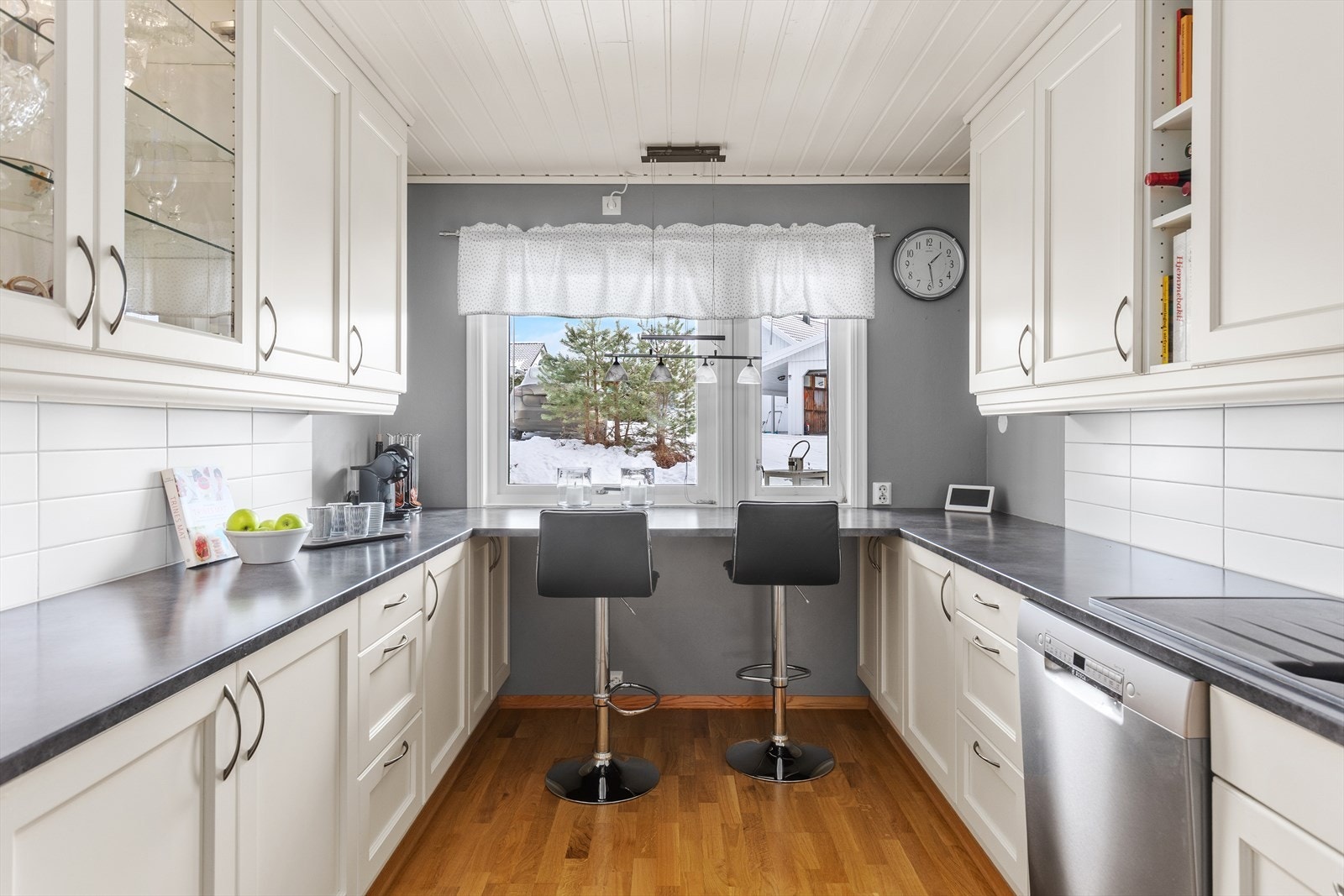 Innredningen ble byttet i 2012 og er vurdert til TG1 av takstmann. Galleribilde